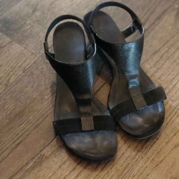 🔴 Comfortable Black Sling Back, Low Wedge… - Picture 2 of 6